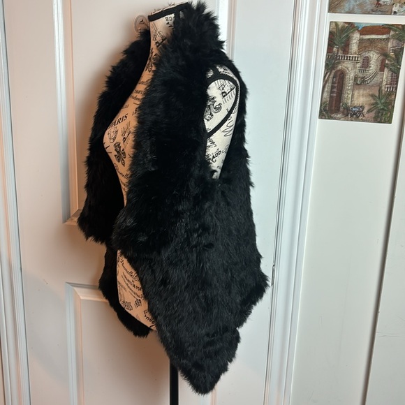 RUDSAK Durene Rabbit Fur Vest - Picture 6 of 9